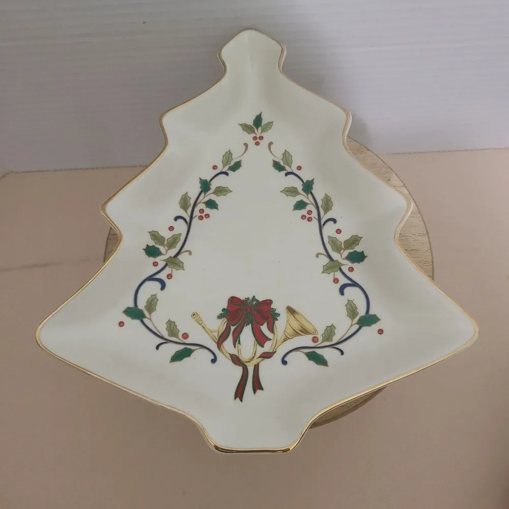 Mikasa Christmas Tree Candy Nut Dish Holiday Elegance Porcelain Gold Trim‎ FK001